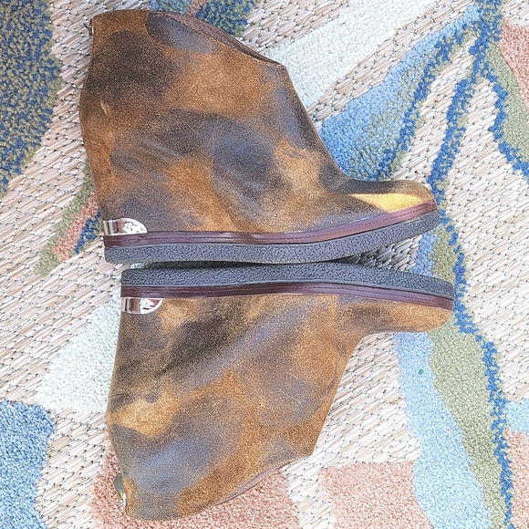 Donald J. Pliner Distressed Brown Leather suede wedge ankle Boots women’s sz 8 - Picture 6 of 16